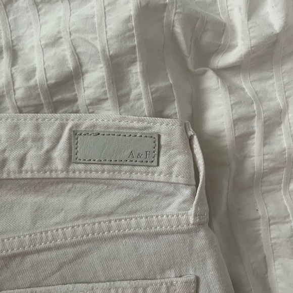 ABERCROMBIE AND FITCH White Denim Shorts Size 26 / Size 2 - Picture 3 of 4